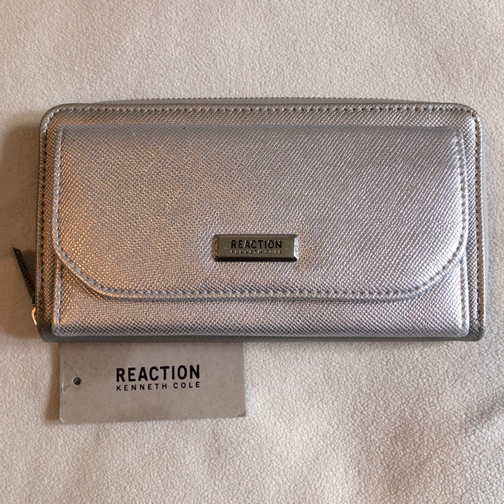 Reaction Kenneth Cole Large Wallet Women